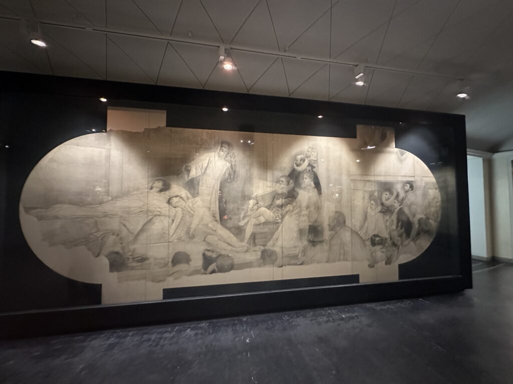 Густав Климт картон со сценой в английском театре. Бургтеатр, 2025. Фото Юлии Абрамовой.