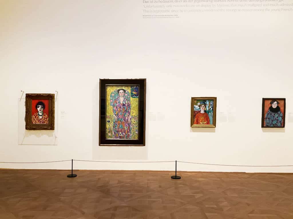 Экспозиция выставки "Климт, вдохновленный Ван Гогом, Роденом, Матиссом" в Нижнем Бельведере в Вене. Фото Юлии Абрамовой, 2021